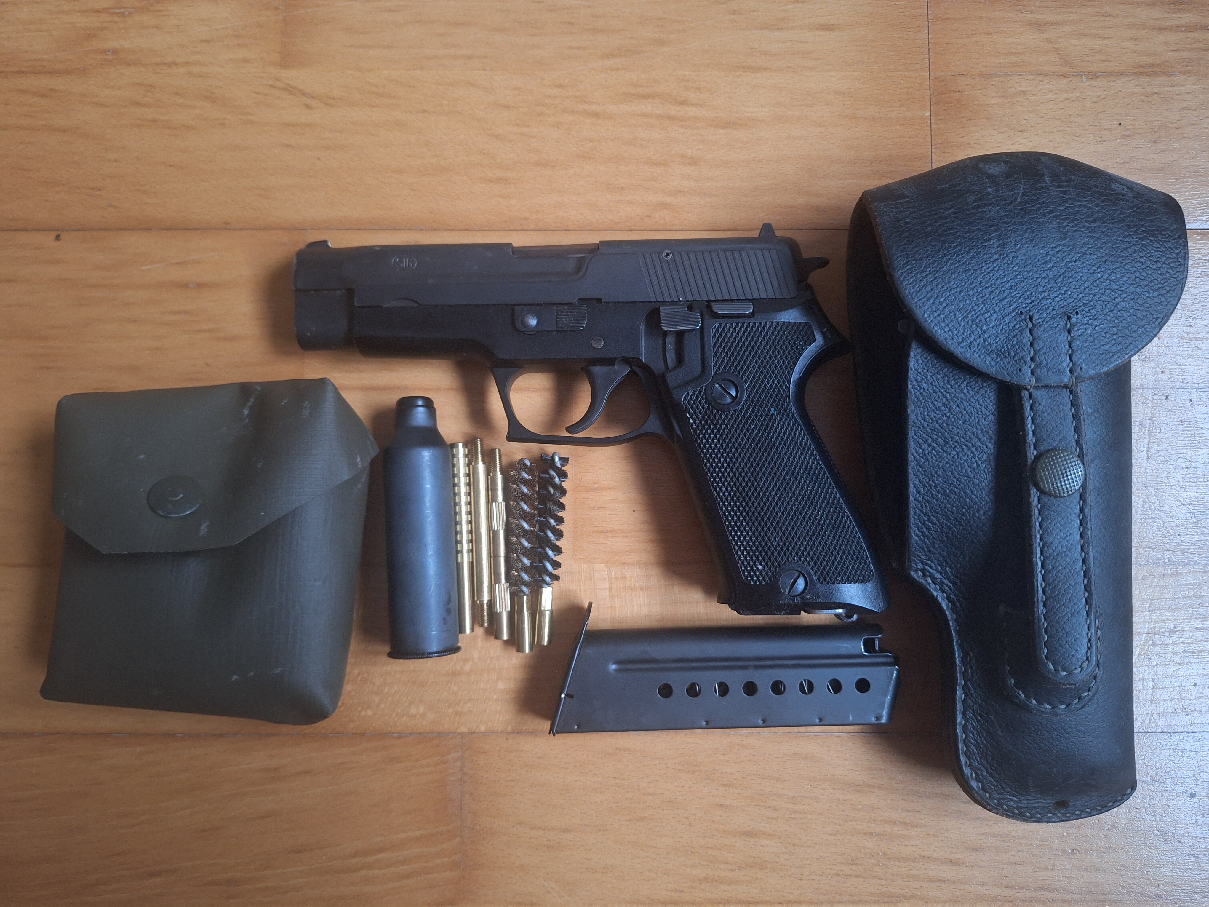 Occasion Pistole Sig Sauer P220, Kaliber 9mmPara, Zustand Neuwertig
