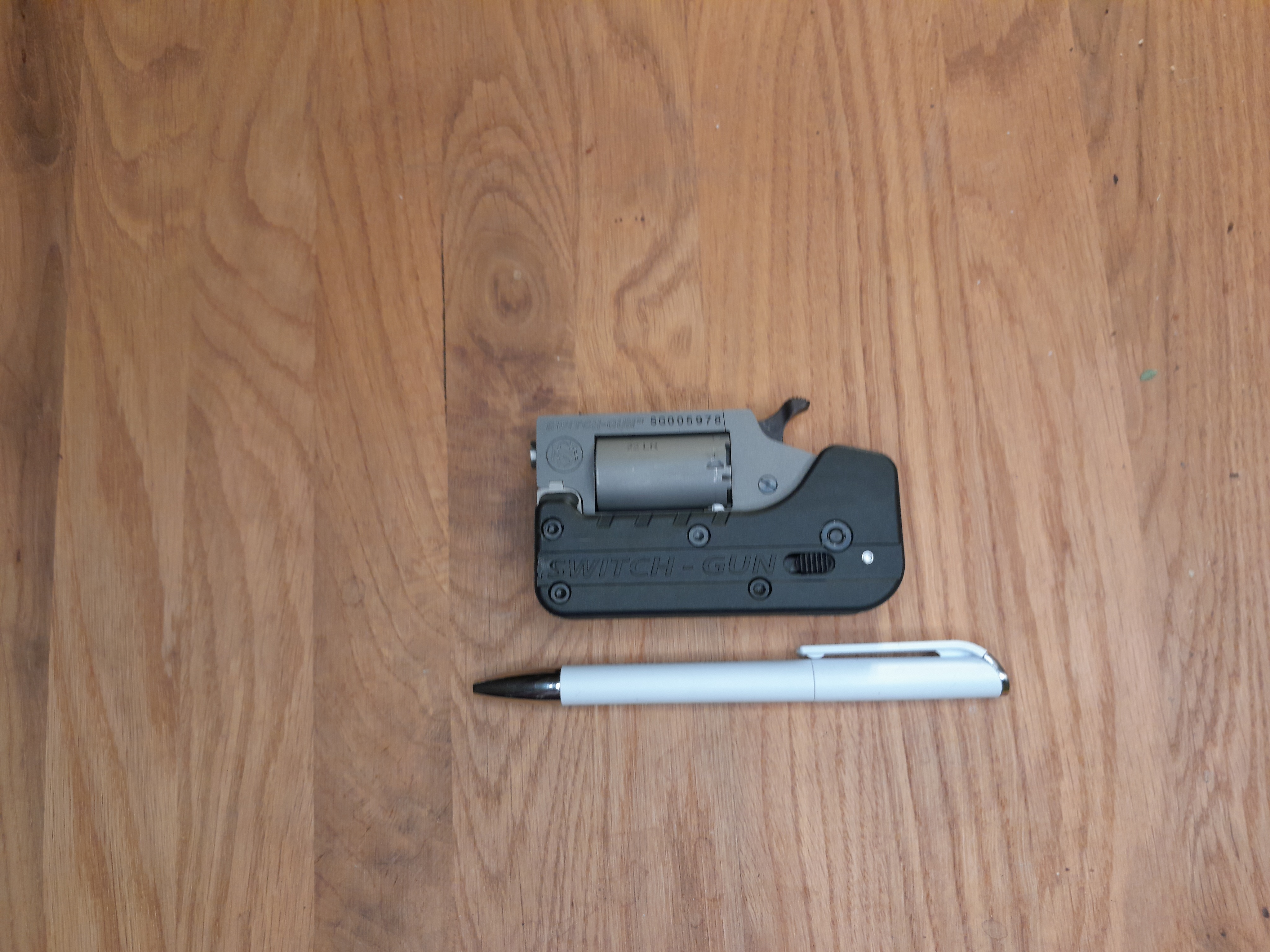 Revolver Standard Manufacturing Switch Gun Set Kal.. 22LR & .22WMR, zwei Trommeln à 5 Schuss, Gürtelclip