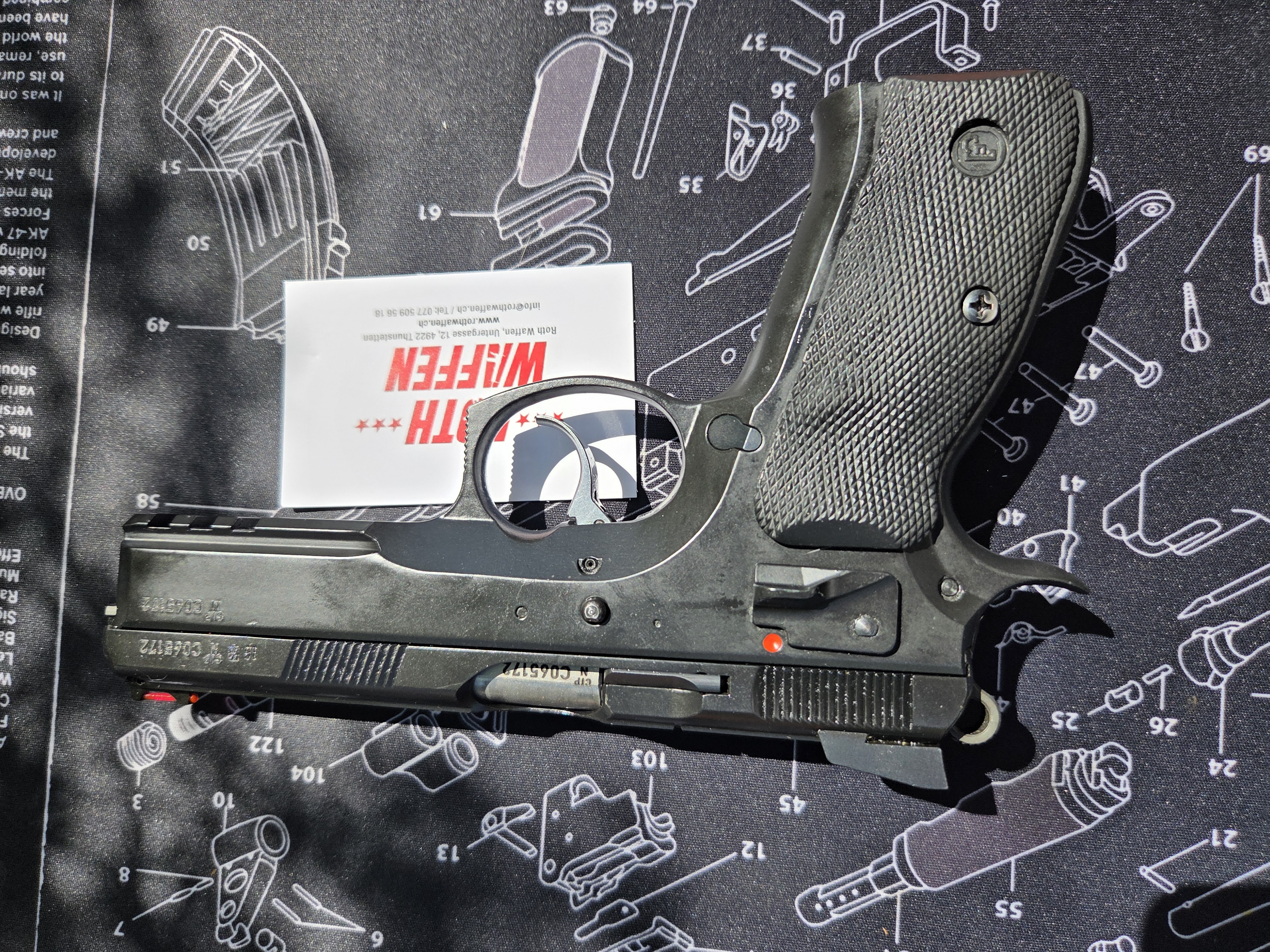 Occasion: Pistole CZ  75 Shadow , Kaliber 9mm Para, Zustand: Sehr Gut, inklusiv 2 Fabrikneue Magazine