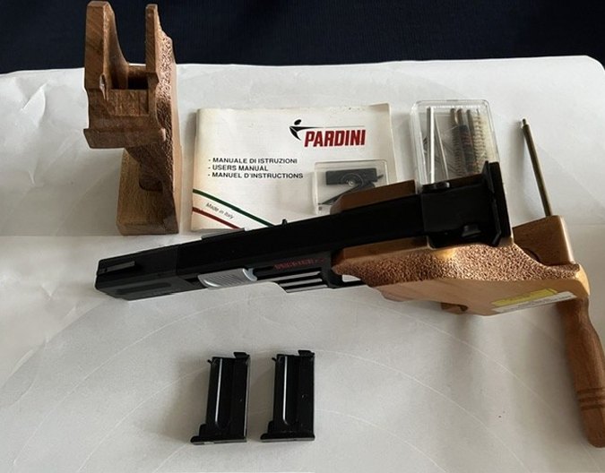 Occasion Sportpistole Pardini SP .22 LR – ca. 300 Schuss mit Zubehör