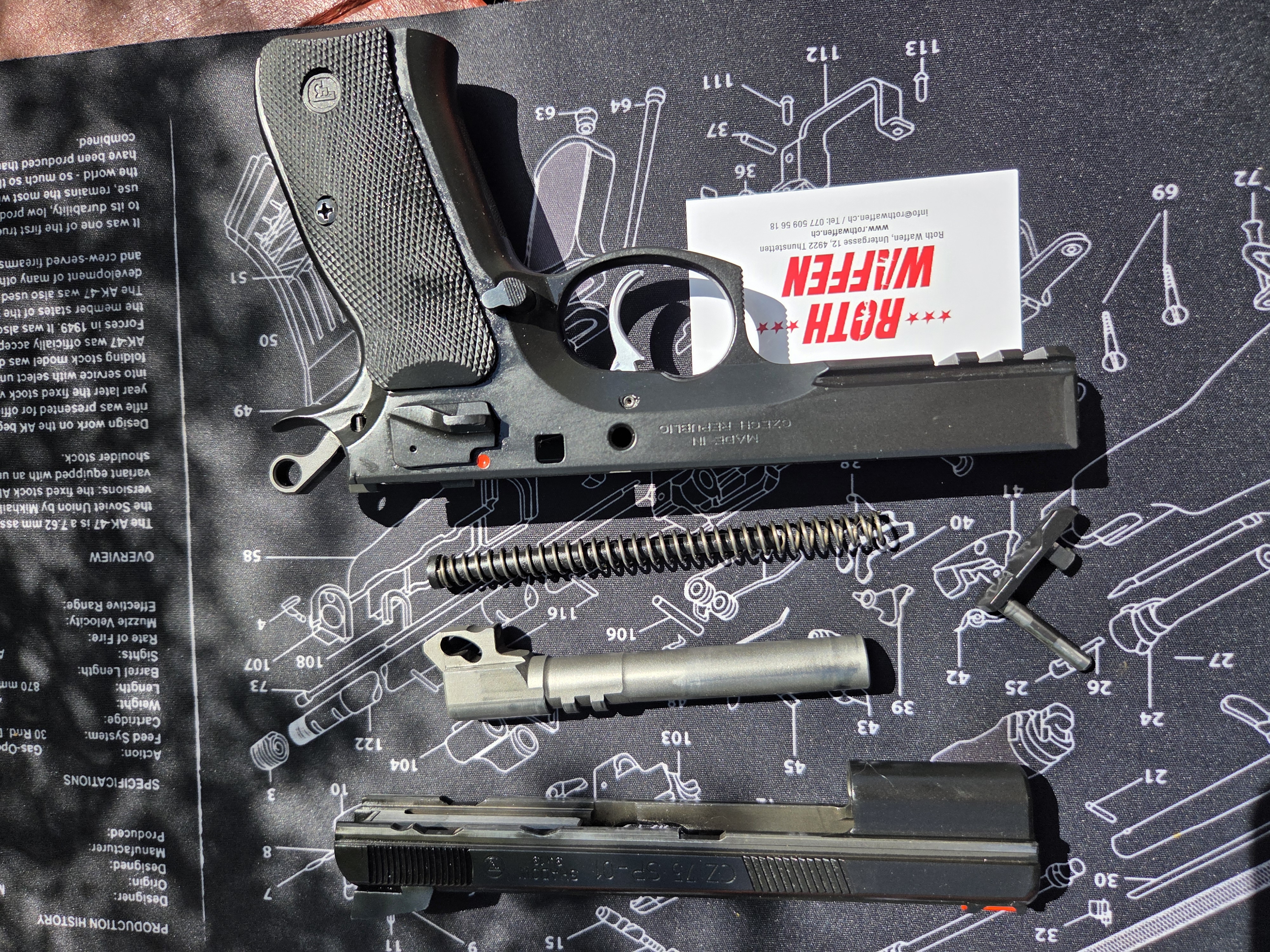 Occasion: Pistole CZ  75 Shadow , Kaliber 9mm Para, Zustand: Sehr Gut, inklusiv 2 Fabrikneue Magazine