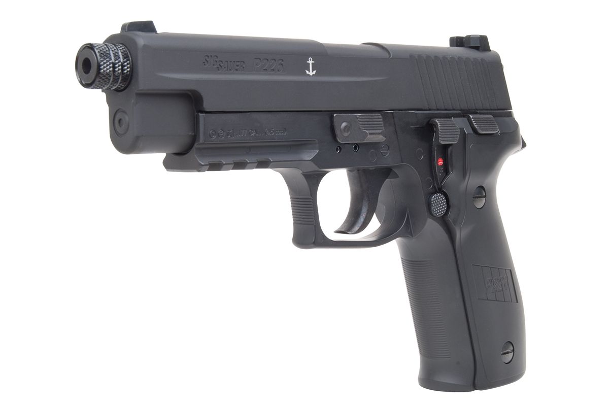 Aktion: CO-2 Pistole Sig Sauer P226, mit 2 zusätzlichen Magazinen, Black, Kal. 4,5mm Diabolo,120m/s