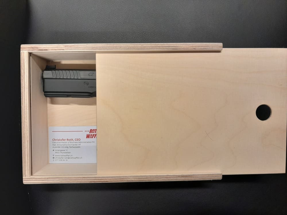 Verschliessbare Prüfbox / Pistolenbox 225x150x50 Holzart: Standardholz