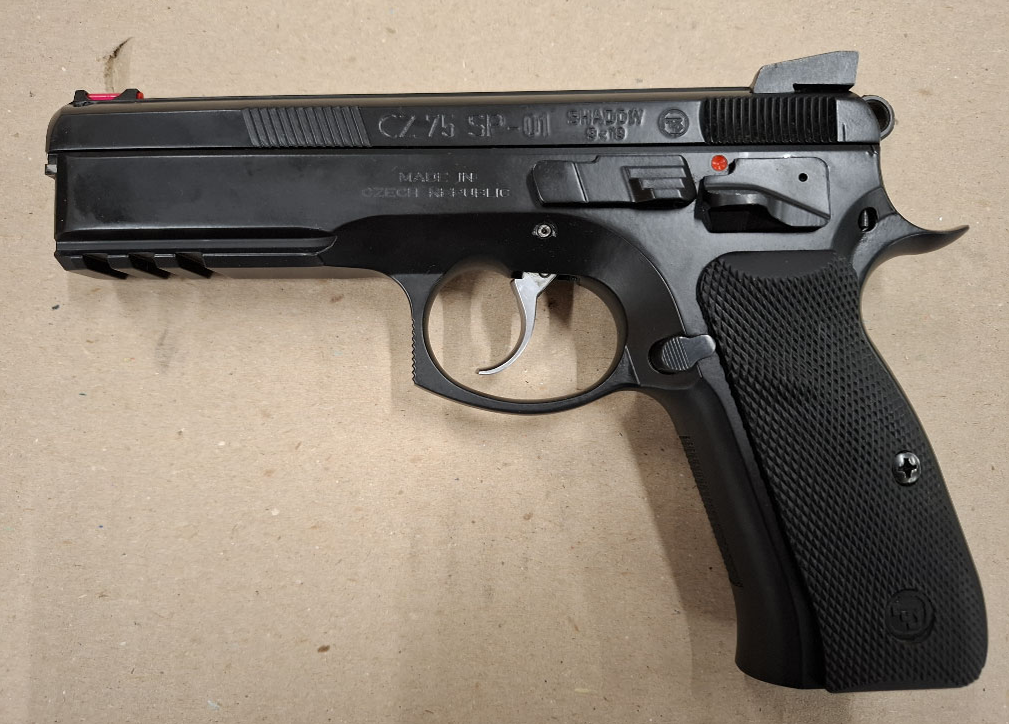 Occasion: Pistole CZ  75 Shadow , Kaliber 9mm Para, Zustand: Sehr Gut, inklusiv 2 Fabrikneue Magazine
