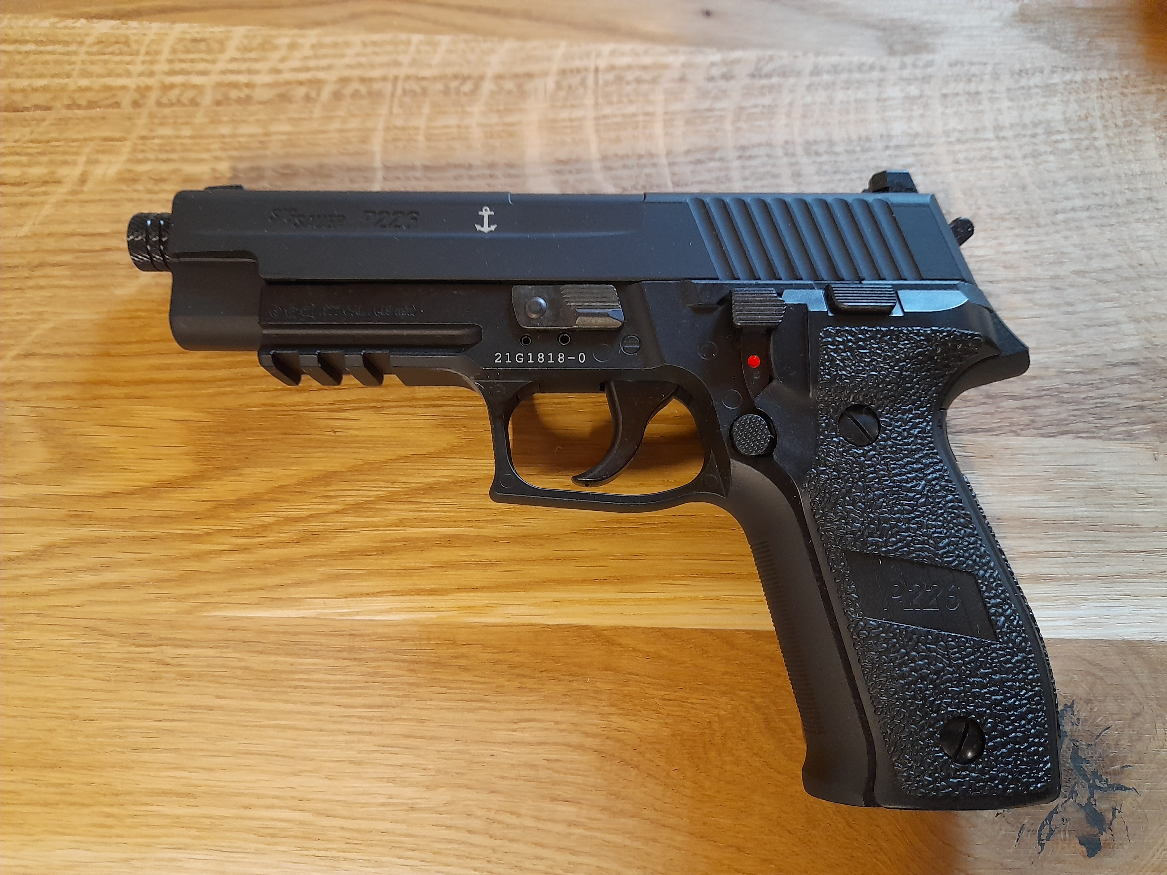  CO-2 Pistole Sig Sauer P226 Navy Seals Kaliber 4.5mmDiabolo, 120m/s