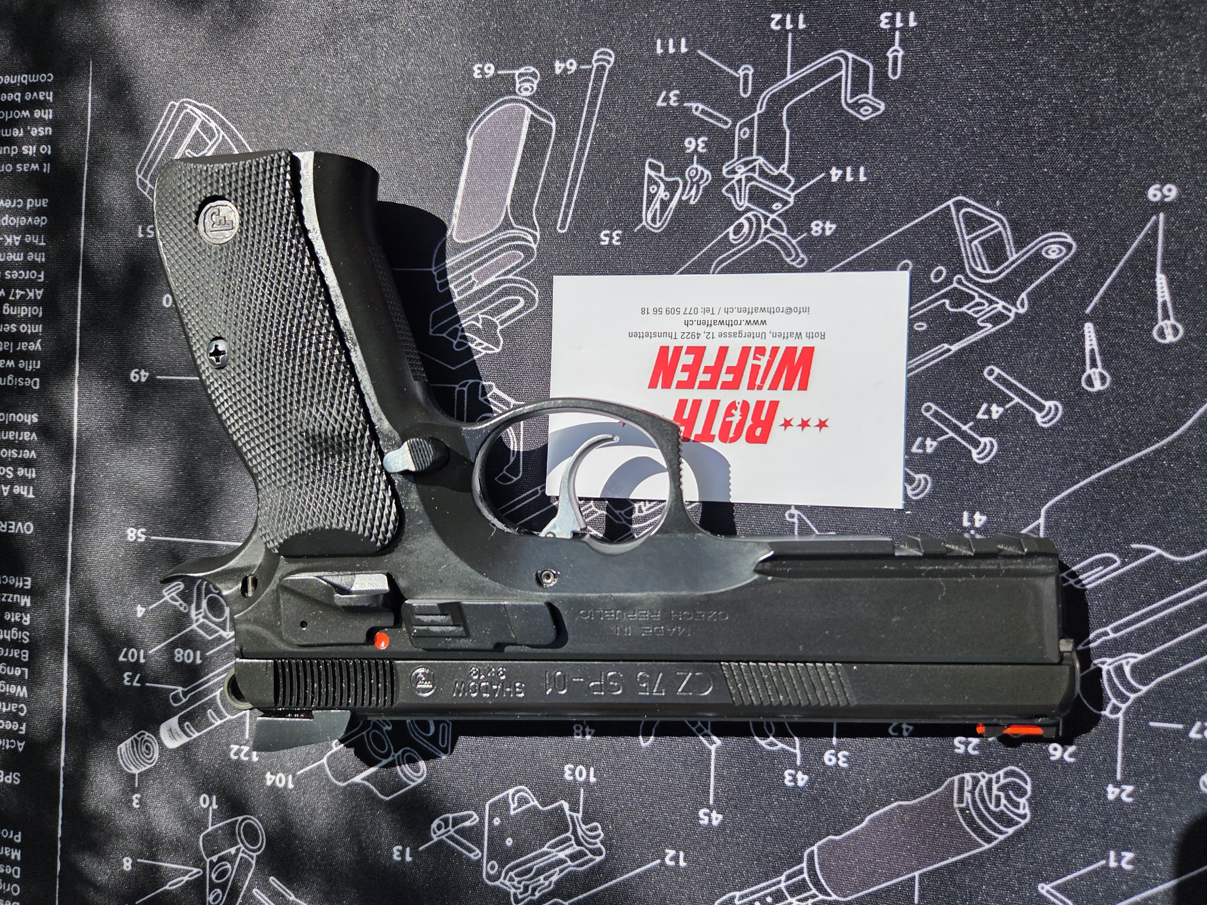 Occasion: Pistole CZ  75 Shadow , Kaliber 9mm Para, Zustand: Sehr Gut, inklusiv 2 Fabrikneue Magazine