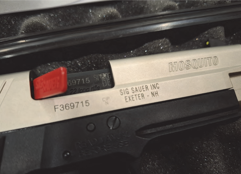 Occasion: Neuwertige Pistole Sig Sauer Mosquito Kaliber 22 L.R. und 100 Schuss Munition Remington