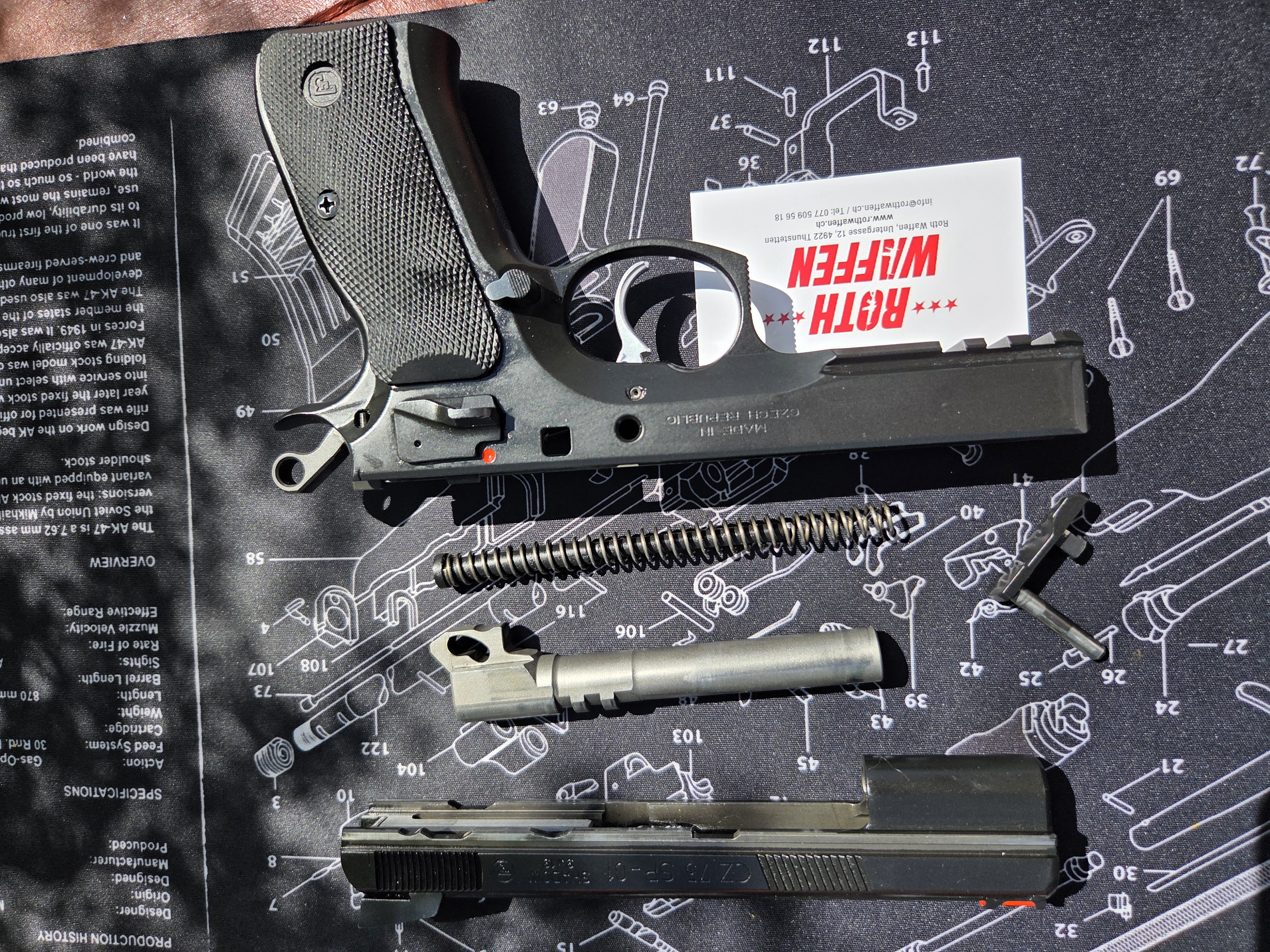 Occasion: Pistole CZ  75 Shadow , Kaliber 9mm Para, Zustand: Sehr Gut, inklusiv 2 Fabrikneue Magazine