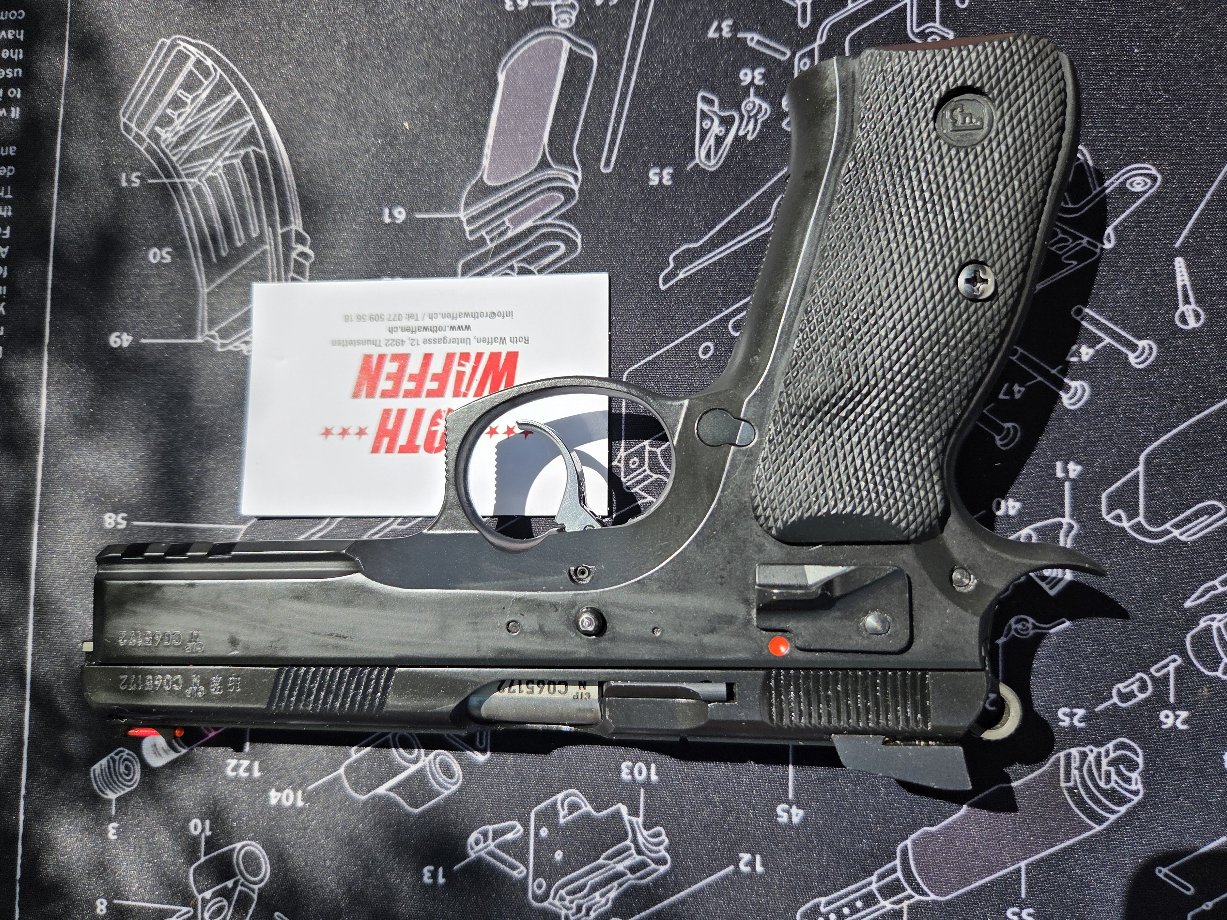 Occasion: Pistole CZ  75 Shadow , Kaliber 9mm Para, Zustand: Sehr Gut, inklusiv 2 Fabrikneue Magazine